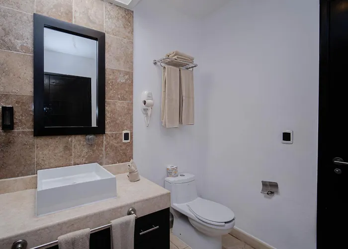 205 C: Centrally Located Apto. With Ocean View Apartment