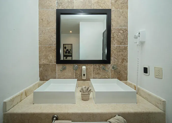 205 C: Centrally Located Apto. With Ocean View Apartment