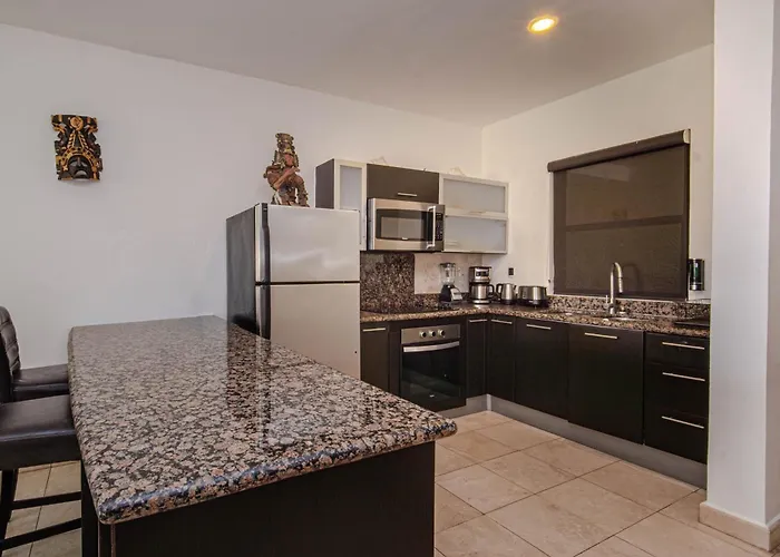 205 C: Centrally Located Apto. With Ocean View * Playa del Carmen